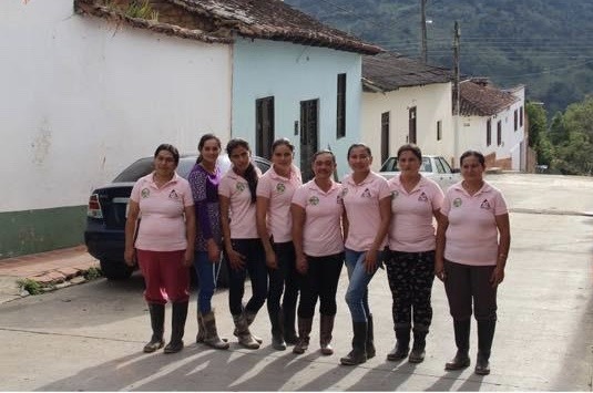 caffè colombia woman project group